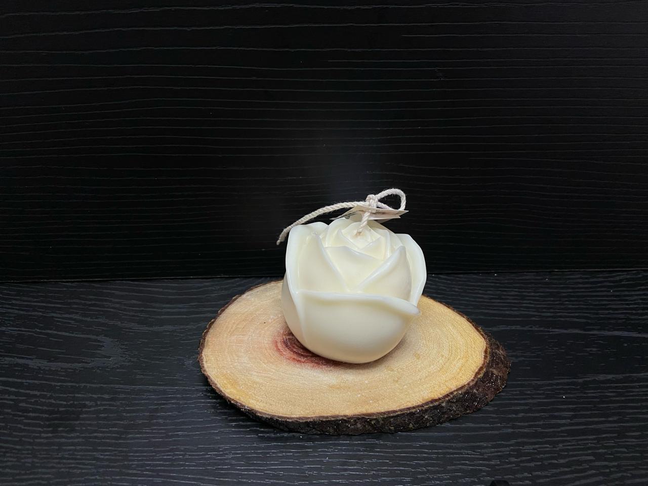 VELA ROSA YANA GRANDE